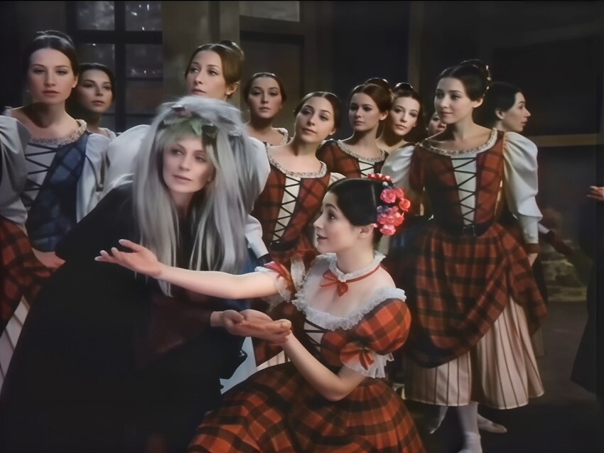 o_(Pierre Lacotte for the Paris Opera Ballet)..-00.12.29.549-00.13.17.031_00001_5_starlight_mini.mov_snapshot_00.40.600