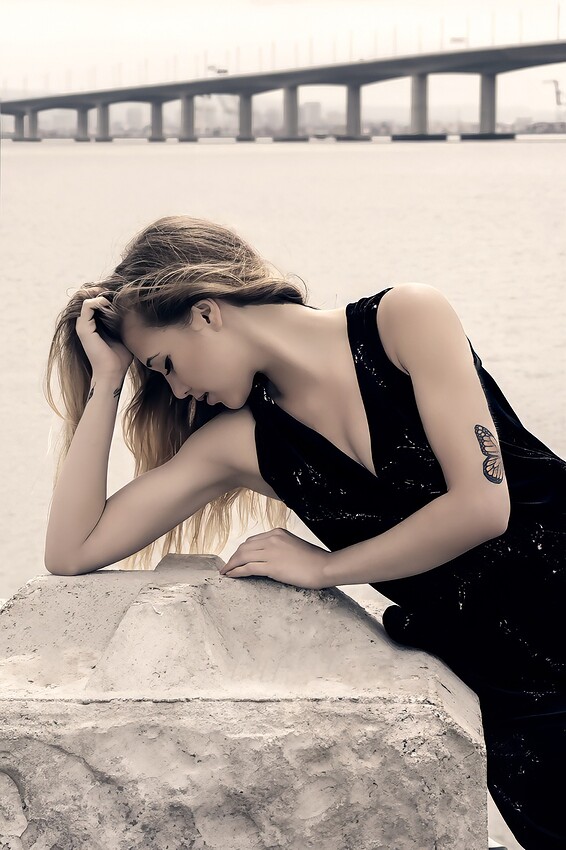 DSC1763_Statuesque_Blu-Dawn.den