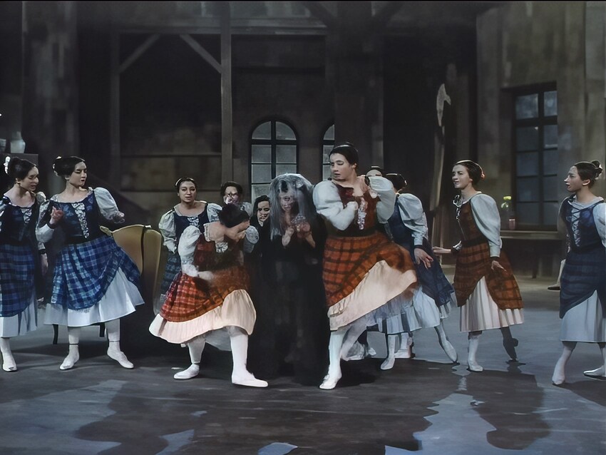 o_(Pierre Lacotte for the Paris Opera Ballet)..-00.12.29.549-00.13.17.031_00001_1_iris2.mov_snapshot_00.02.069