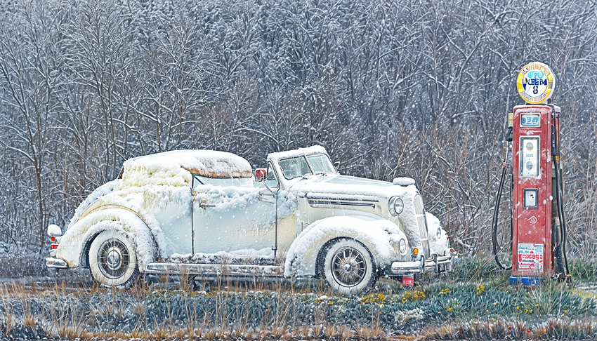 New-1a-wind-gigapixel-redefine-6500-1080h-A car parked near a petrol pump on a very cold day